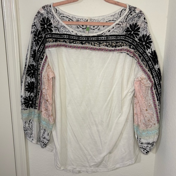 Free People Tripoli Embroidered Long-Sleeve top size small oversized - Picture 2 of 14